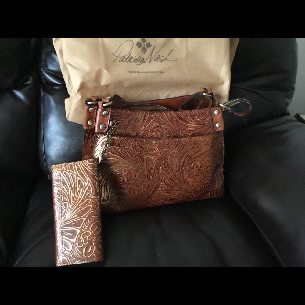 Patricia Nash handbag with matching wallet